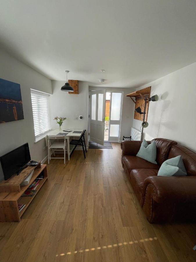 Woodland View Apartment อิลฟราคูมบ์ ภายนอก รูปภาพ